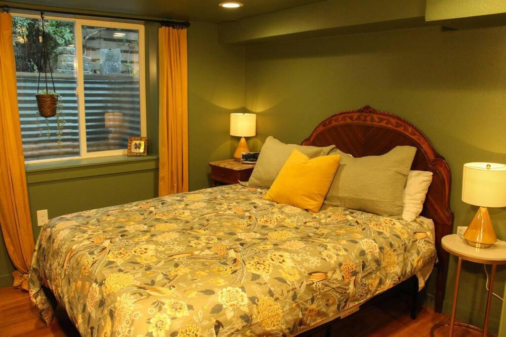 Heart Of Woodstock, 10 Min Walk To Reed, With Private Garage! Apartment Portland Luaran gambar