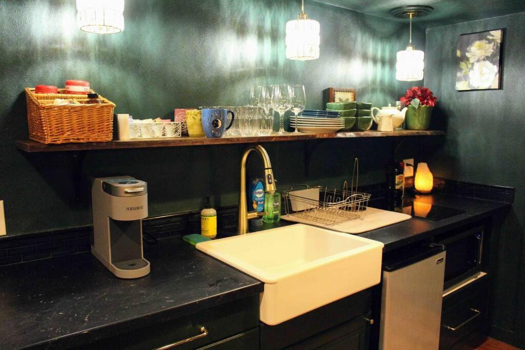 Heart Of Woodstock, 10 Min Walk To Reed, With Private Garage! Apartment Portland Luaran gambar