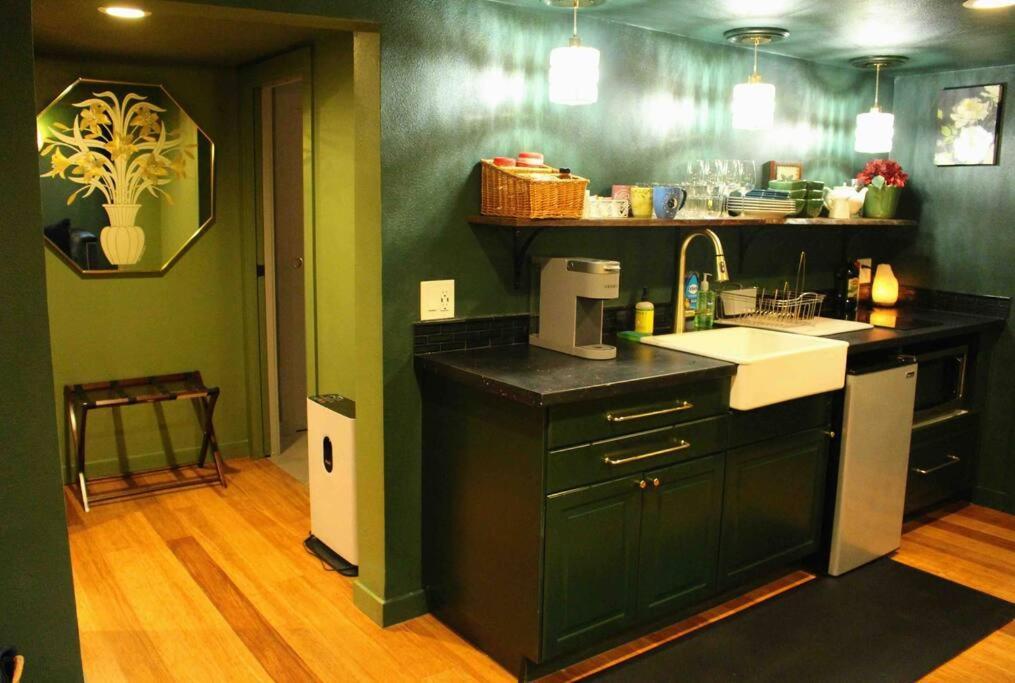 Heart Of Woodstock, 10 Min Walk To Reed, With Private Garage! Apartment Portland Luaran gambar